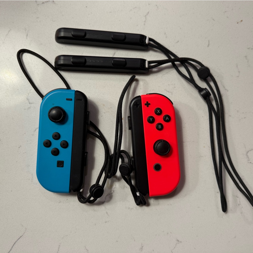 Nintendo Switch Console with Neon Green and Pink Joy-Con - Picture 7 of 9